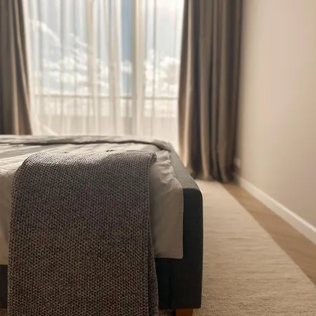 Cozy Top-floor In Apartment *